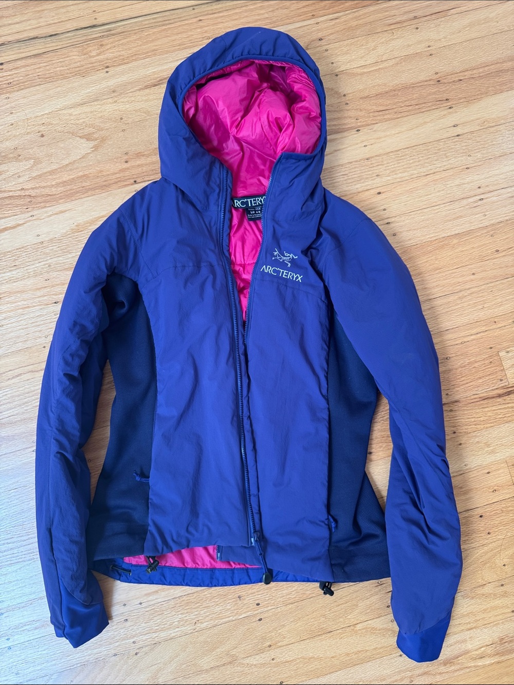 Arc'teryx atom lt hoody, women’s small, purple and pink inside